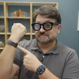 Scott Stein (CNET)
